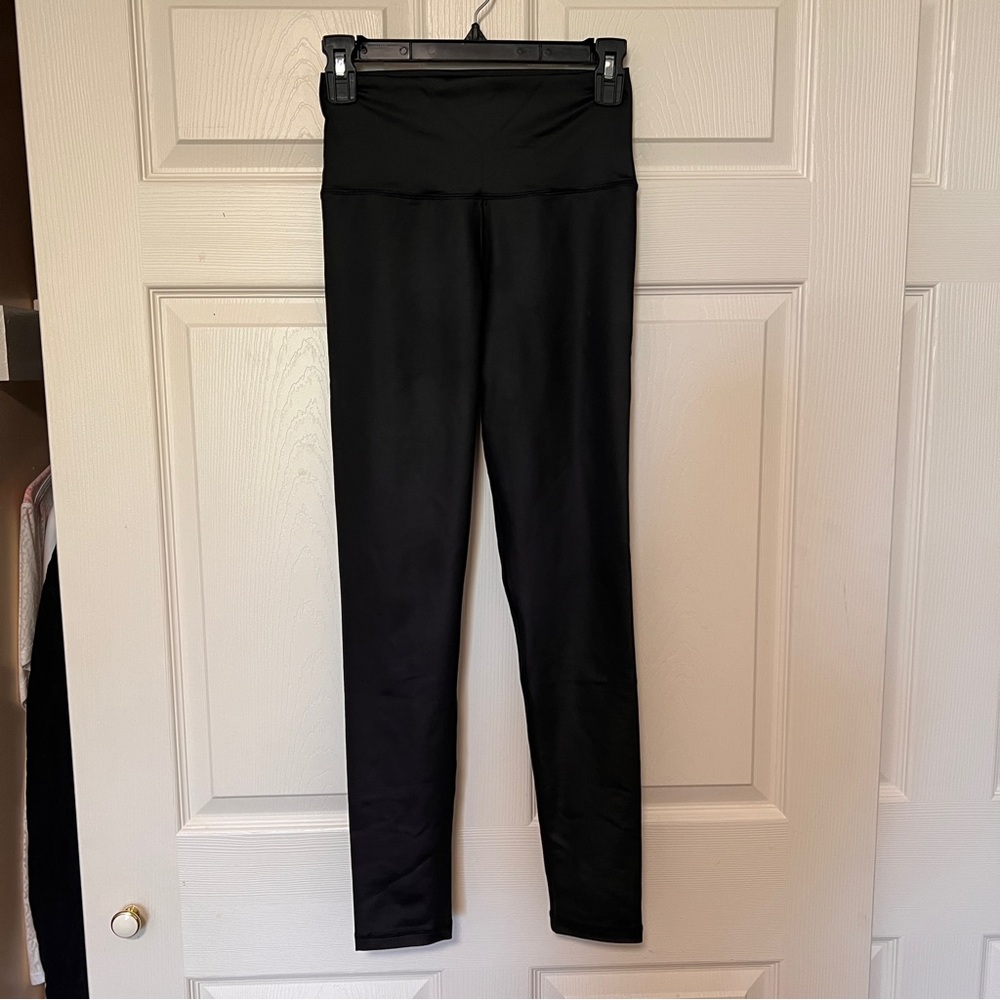 Aerie shine leggings NWOT size medium